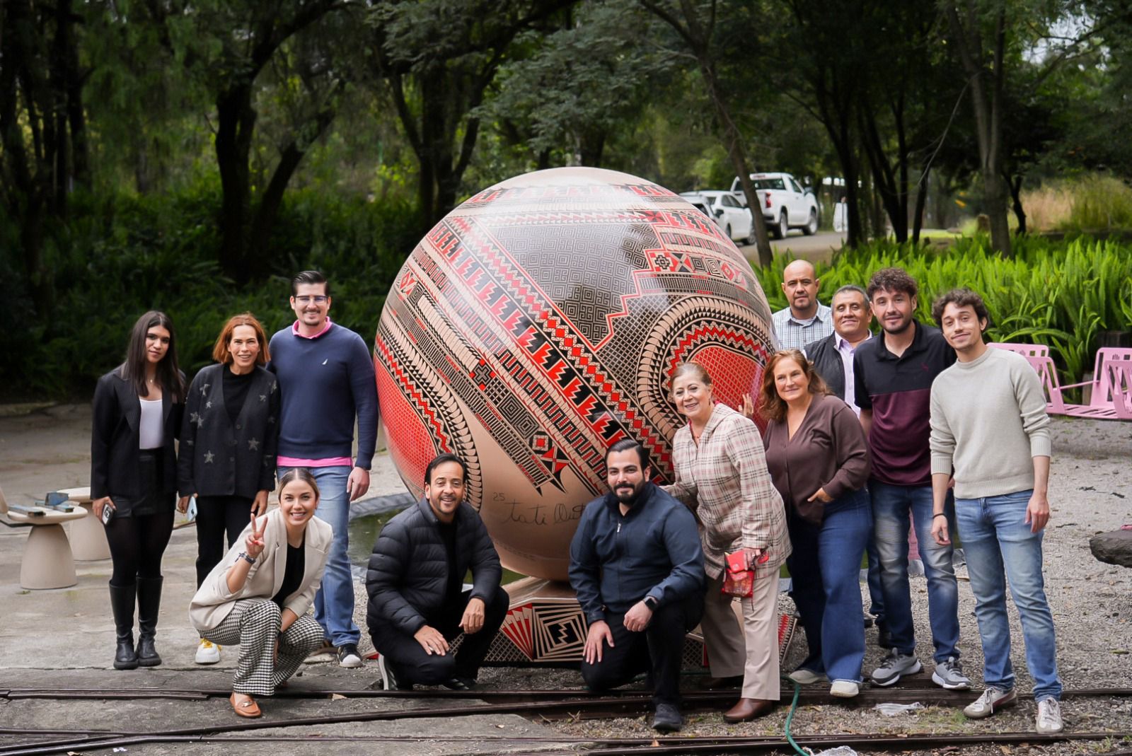 Esferas monumentales de Mata Ortiz conquistan la Ciudad de México