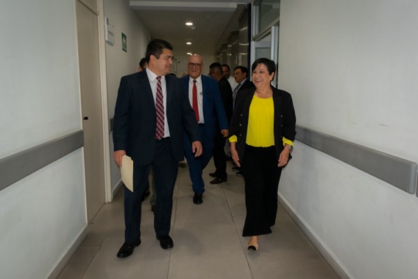 Recibe SESA donación de equipo para fortalecer la realización del Tamiz Cardiológico Neonatal