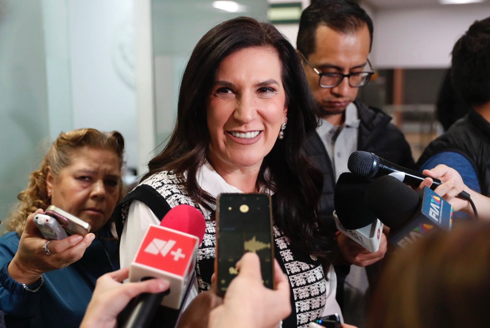 Anuncia Kenia López Rabadán sesiones de apertura de Congreso General y solemne por aniversario de la Constitución