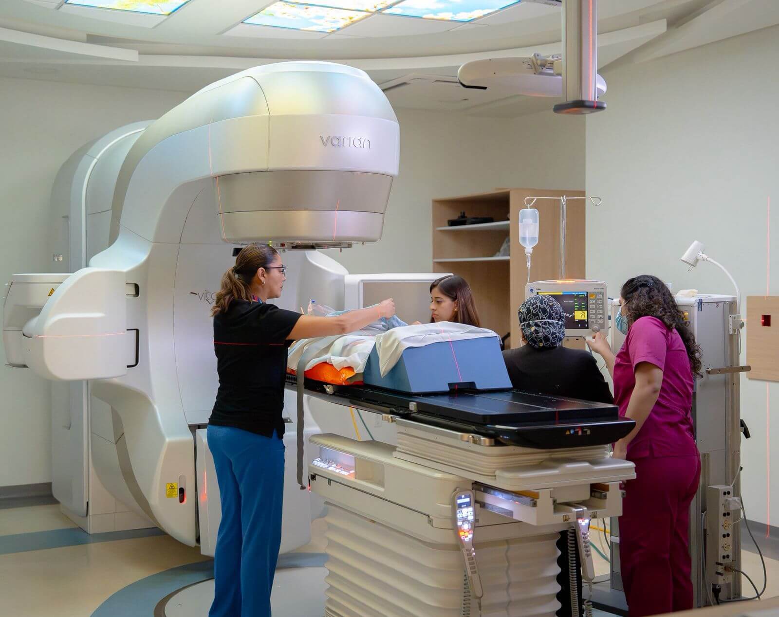 CON TECNOLOGÍA DE PUNTA Y ATENCIÓN ESPECIALIZADA AGUASCALIENTES FORTALECE LA LUCHA CONTRA EL CÁNCER