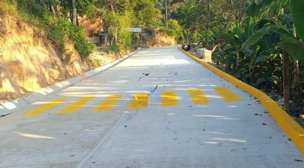 Entrega Primavera Oaxaqueña pavimentación de calle en Santa Catarina Juquila