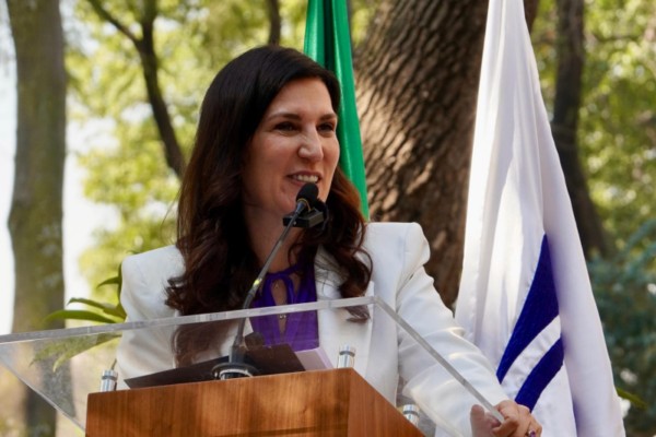 La democracia se fortalece cuando caben todas las voces, se escuchan con respeto y el debate eleva la calidad de nuestras decisiones: Kenia López Rabadán