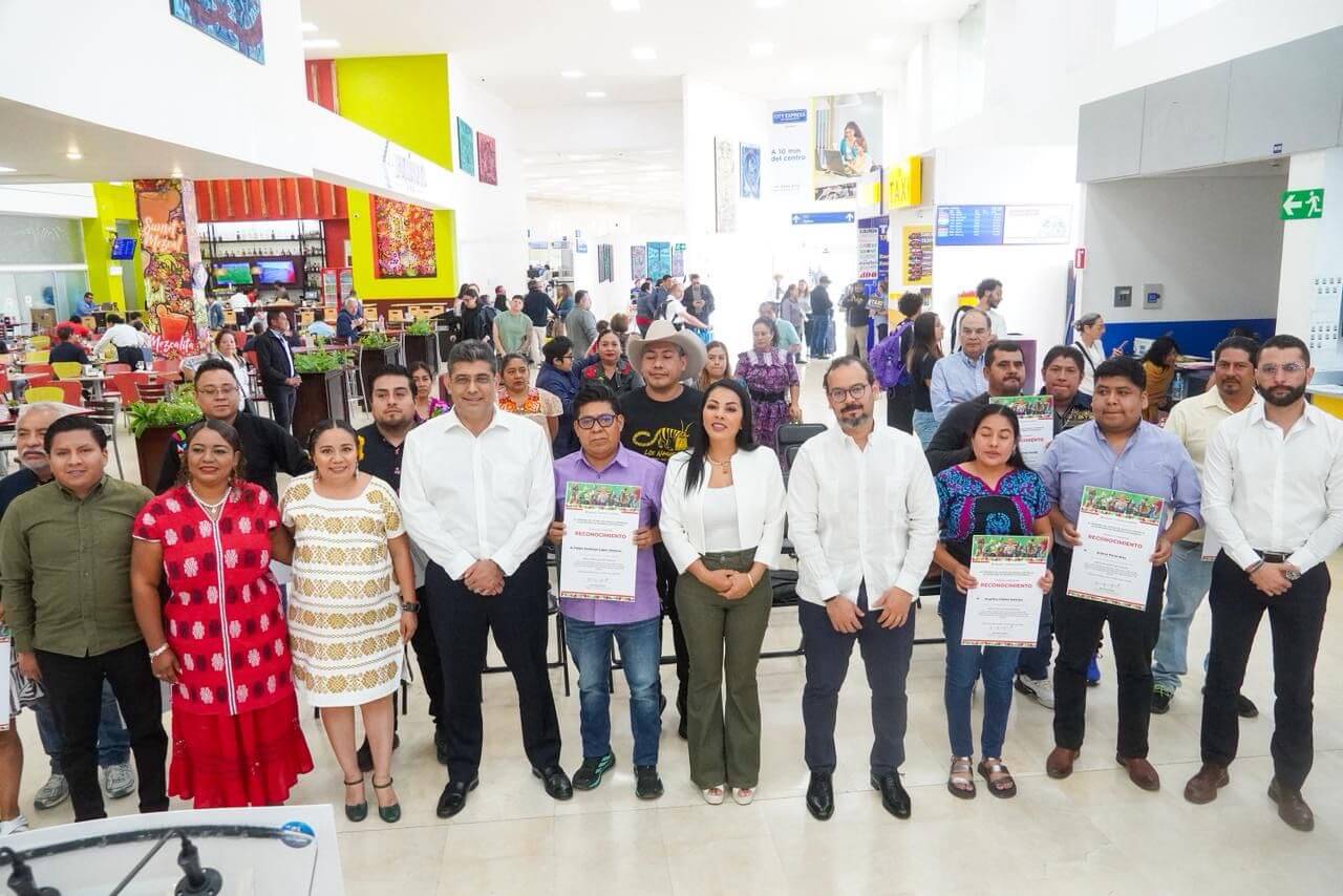 Impulsa Gobierno del Estado talento artesanal con exposición en el Aeropuerto Internacional de Oaxaca