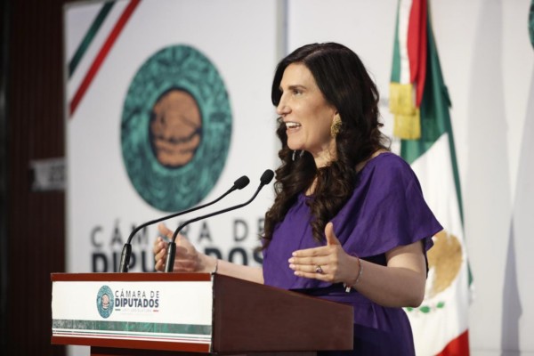 En el tema de la reforma electoral hay que poner cabeza fría: Kenia López Rabadán