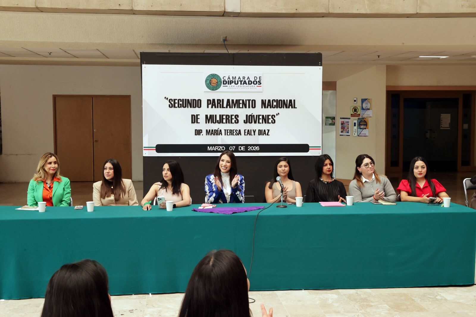 En el marco del Día Internacional de la Mujer, María Teresa Ealy organizó el Segundo Parlamento Nacional de Mujeres Jóvenes, en la Cámara de Diputados