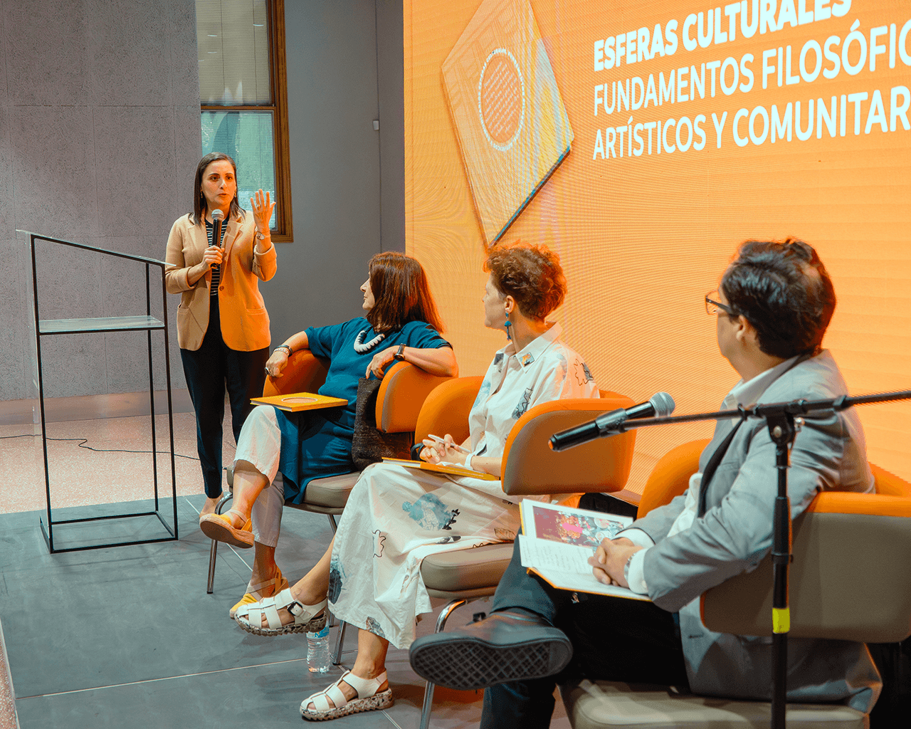 Presentan Libro sobre Esferas Culturales de NL