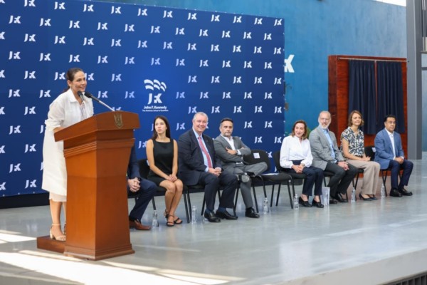 Encabeza Martha Soto inauguración del edificio High School de la Escuela John F. Kennedy