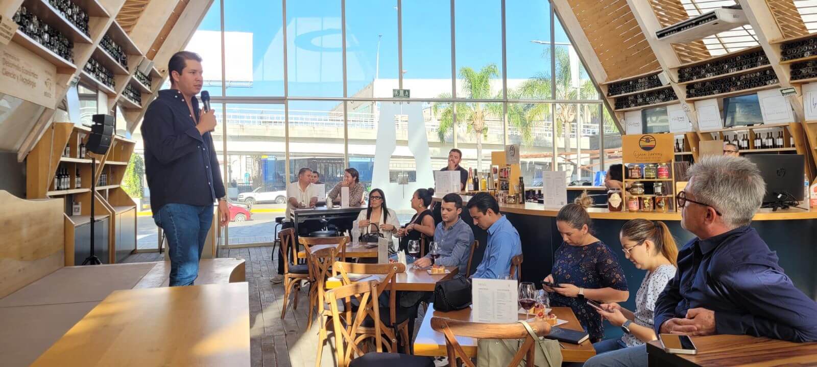 PABELLÓN DEL VINO: EXPERIENCIA IMPERDIBLE EN LA FERIA NACIONAL DE SAN MARCOS