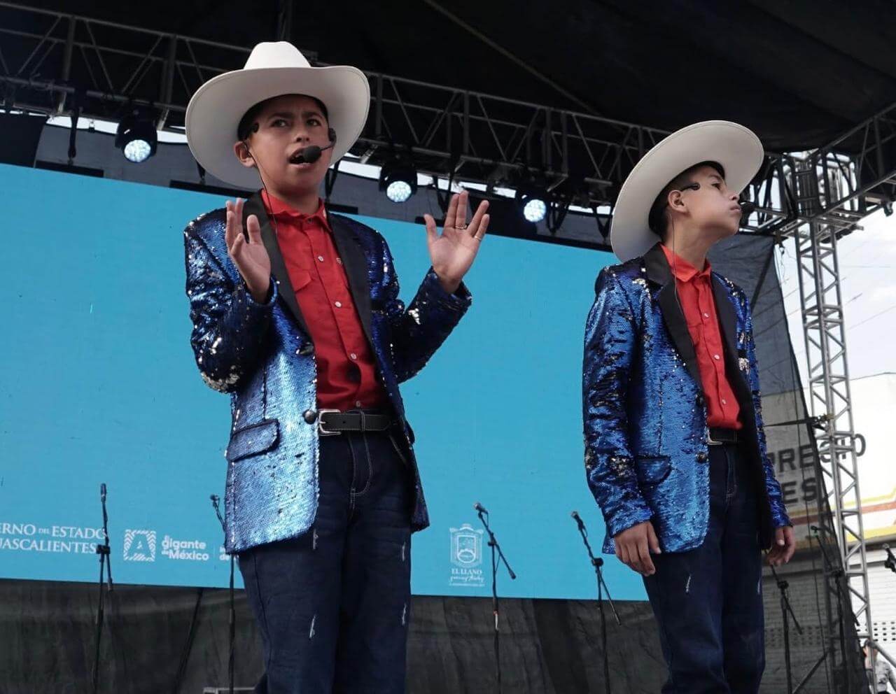 YEISON Y ETSON, PEQUEÑOS DE EL LLANO, SUEÑAN EN GRANDE