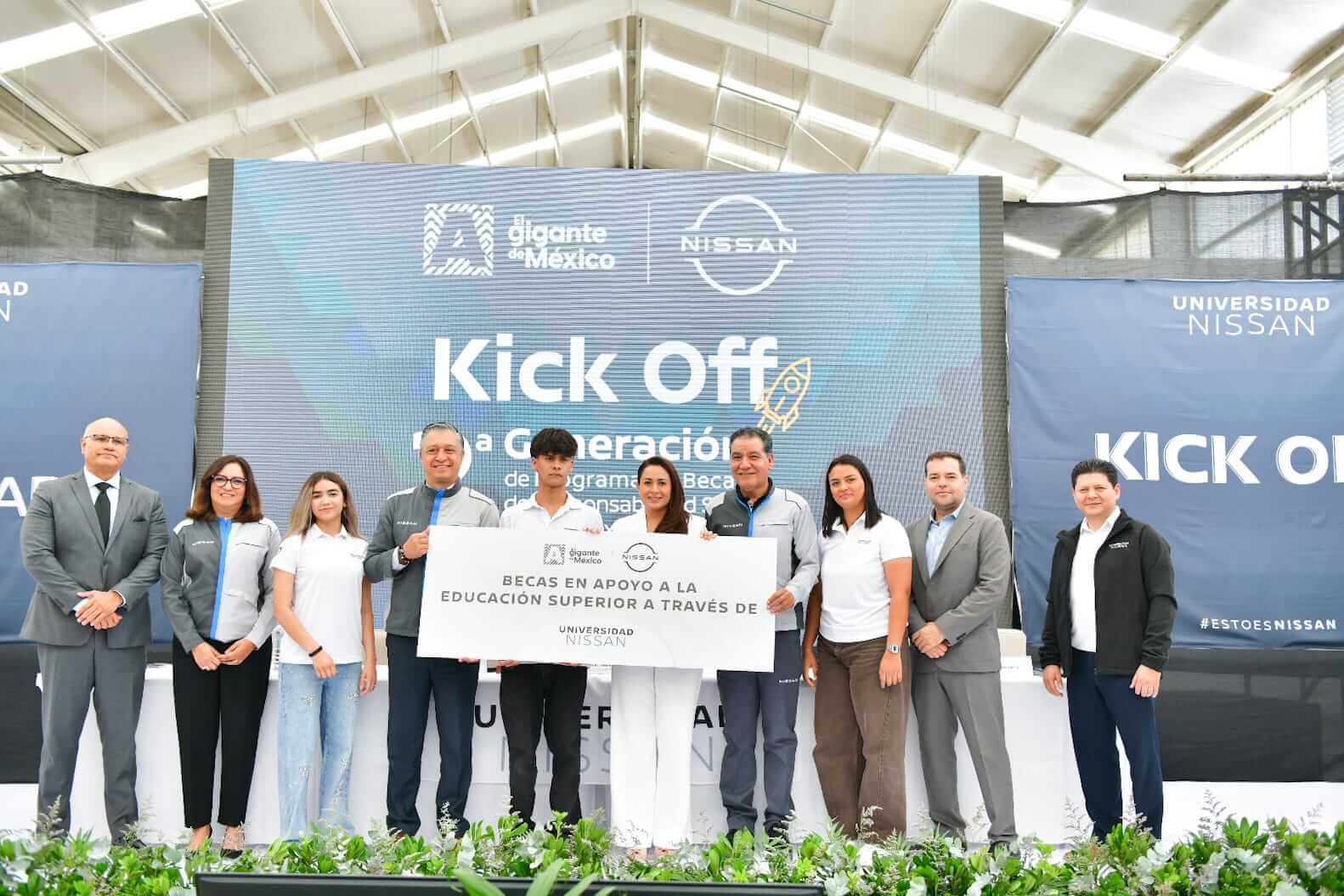 CON BECAS UNIVERSITARIAS, GOBIERNO DEL ESTADO Y NISSAN IMPULSAN LA FORMACIÓN DE JÓVENES ALTAMENTE CAPACITADOS