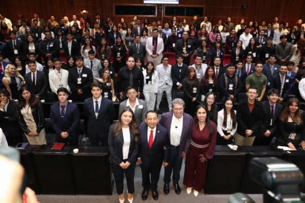 El diputado Ricardo Monreal Ávila inauguró el Parlamento Juvenil. Tercera Edición