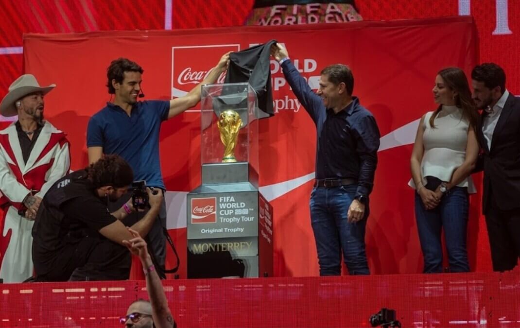 El Mundial empezó en NL; cierra Gira Cup 26 Trophy Tour con J Balvin