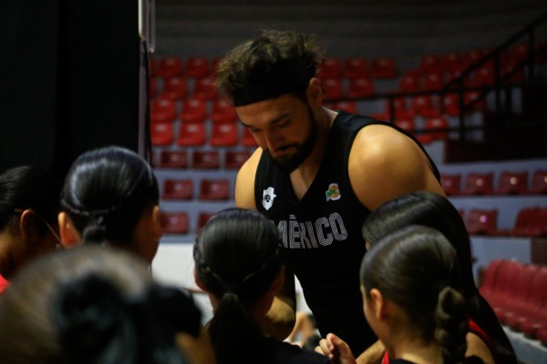 Participan niñas y niños zacatecanos en clínica de básquetbol con la Selección Mexicana