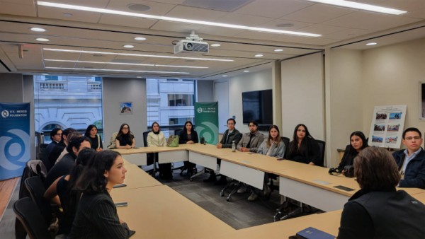 Ganan nueve jóvenes chihuahuenses estancia profesional en Washington D.C.
