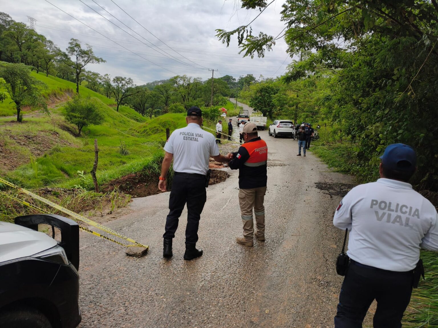 Atiende Gobierno Estatal derrumbes y afectaciones por lluvias en regiones