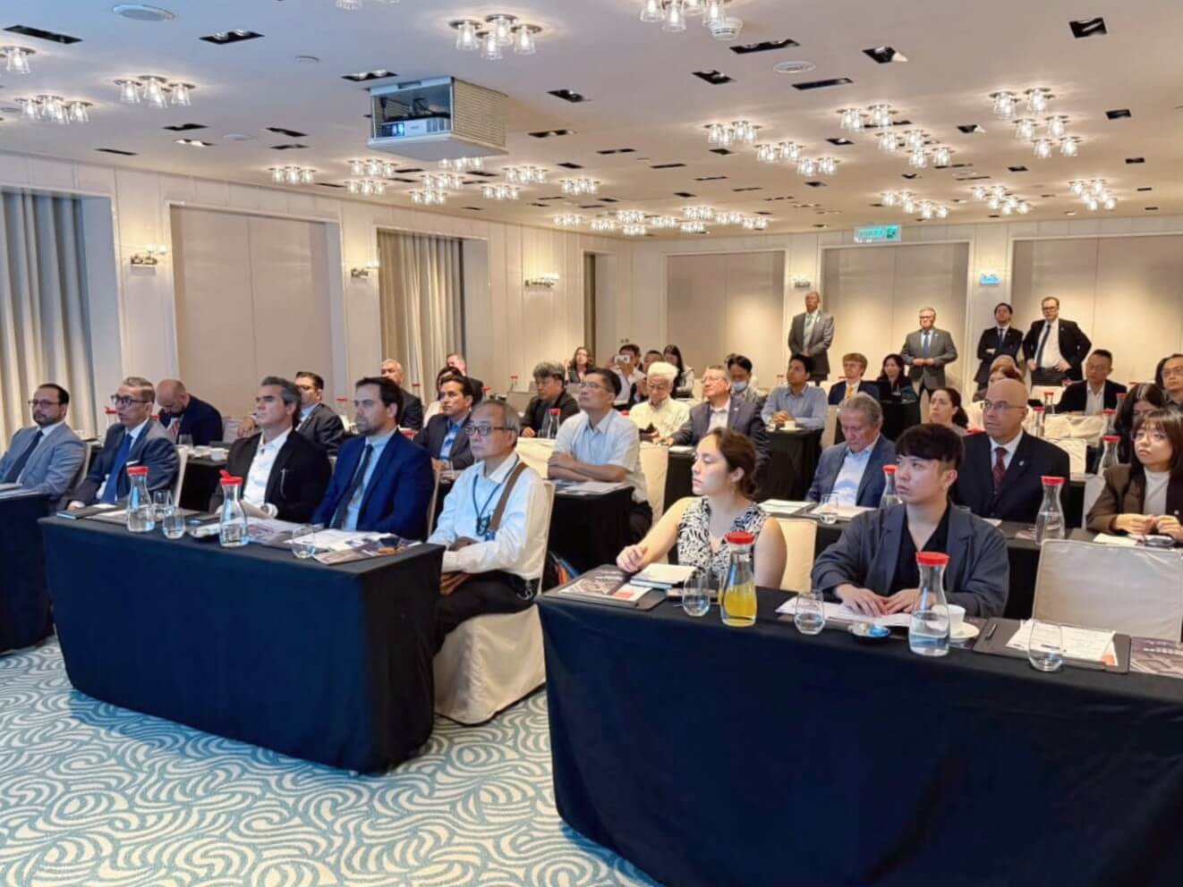 Inicia delegación chihuahuense misión comercial en Taiwán para atraer inversión en electrónica y manufactura avanzada