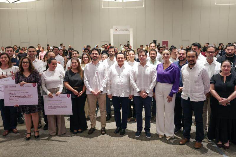 Página web, tienda en línea y hasta inteligencia artificial: 400 negocios yucatecos ya recibieron su kit digital y más de 1,000 se capacitaron este año
