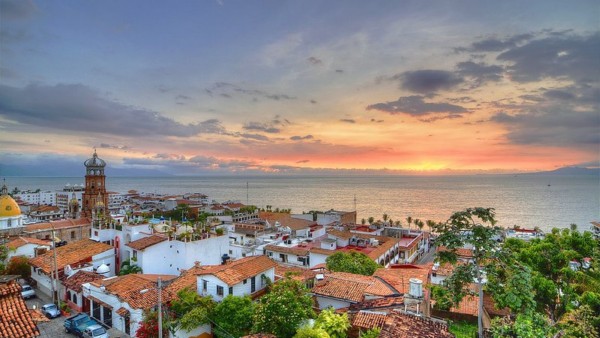 Reactiva Puerto Vallarta sus actividades tras el paso del huracán ‘Simón’