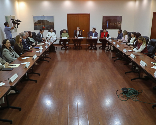 Presenta NL Proyecto de presupuesto 2027 a organismos empresariales y diputados