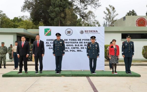 Murat Hinojosa atestiguó la toma de posesión al cargo del comandante de la octava brigada de la Policía Militar, Rogelio García Pérez