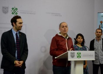 Secretario de Movilidad (SEMOVI), Andrés Lajous, y el Titular de la Agencia Digital de Innovación Pública (ADIP), José Merino,