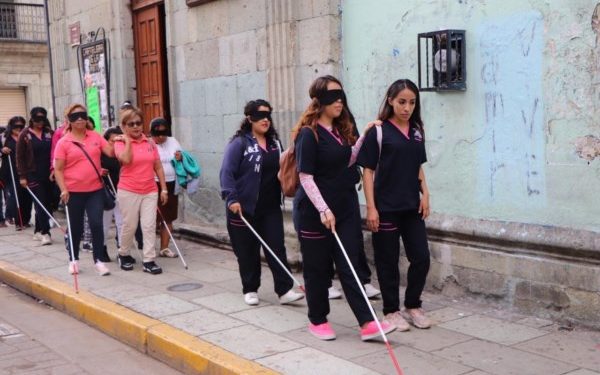 el objetivo de concientizar y sensibilizar a la población, acerca de las condiciones que enfrentan en su día a día