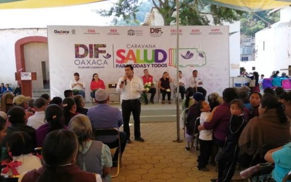Con servicios médicos gratuitos y de calidad, Caravana DIF recorre puntualmente la Sierra Sur