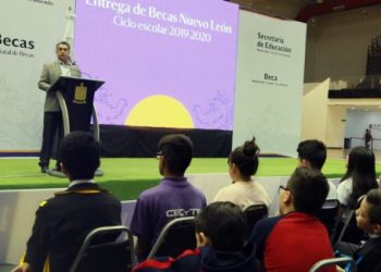 Incrementa Estado en más de 250 por ciento apoyos en becas educativas