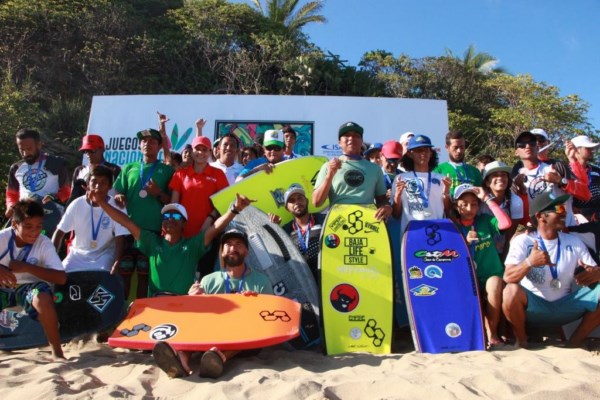 Zipolite despide a los Juegos Nacionales de Surf con las finales en dos modalidades