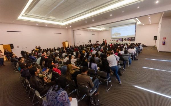 Promueve IEEPO 32 programas para el desarrollo profesional docente