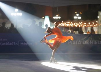 Encienden la magia de la Navidad sobre hielo en NL