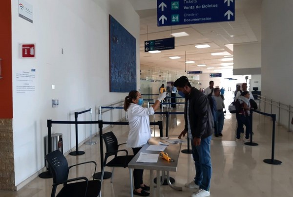 medidas  de prevención en el Aeropuerto Internacional de Oaxaca para evitar el contagio y propagación del Coronavirus COVID-19.