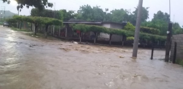 desarrollo ciclónico a 48 horas, han causado inundaciones pluviales en esta zona de la región de la Costa.