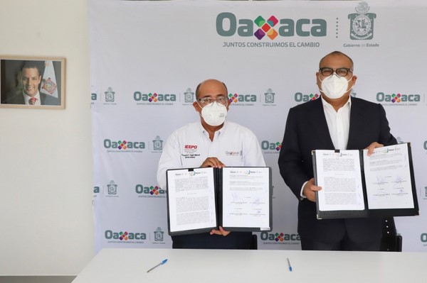  firman Convenio de Colaboración los directores del IEEPO, Francisco Ángel Villarreal y de la CORTV,