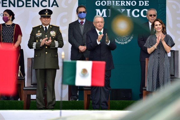 desfile militar con motivo de la conmemoración del 210 Aniversario de la Independencia de México.