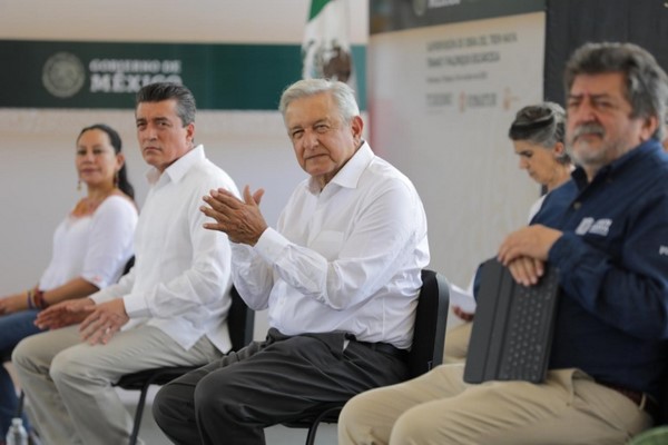 El presidente Andrés Manuel López Obrador inició en Palenque, Chiapas, la gira de trabajo dedicada a supervisar avances del Tren Maya y los efectos del huracán Delta.