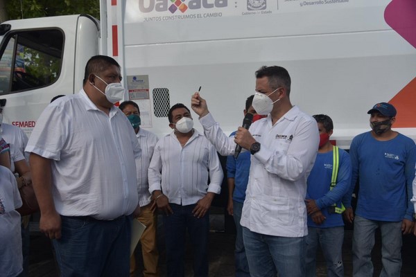El Gobernador de Oaxaca supervisó los trabajos de mejoramiento integral que se realizan en la Avenida Oaxaca de Puerto Escondido