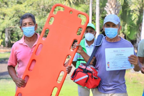 primeros auxilios y contención de heridas a los equipos de SOS Cocodrilos en atención a personas que pudieran resultar lesionadas