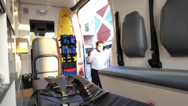 Servicios de Salud de Oaxaca (SSO) recibieron a través de la Dirección General del Instituto de Salud para el Bienestar (InsabI) cinco ambulancias equipadas.