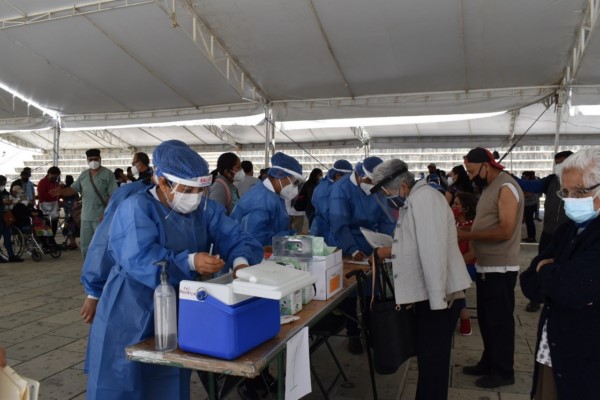 El titular de los Servicios de Salud de Oaxaca destacó que la entidad es referente nacional en el manejo y aplicación de las vacunas