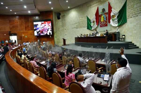 sancionar probables actos de corrupción y desvío de recursos por parte de la autoridad municipal del ayuntamiento de Mixistlán de la Reforma, Mixe.