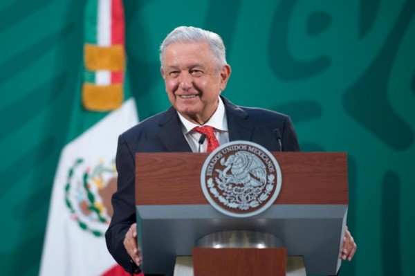 López Obrador celebró la llegada de dos nuevos embarques de vacunas contra COVID-19