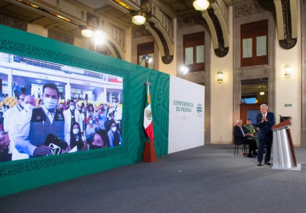 El presidente Andrés Manuel López Obrador constató el inicio de la vacunación al personal educativo de Chiapas y Veracruz.