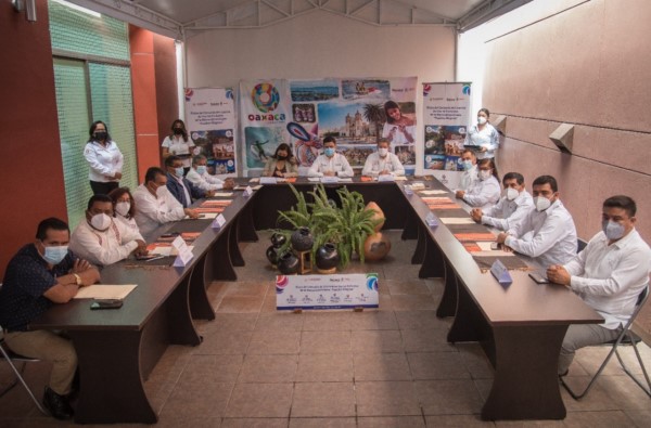 seis Pueblos Mágicos de Oaxaca y la Sectur Oaxaca firmaron el Convenio de Licencia de Uso No Exclusivo de la Marca Denominada Pueblos Mágicos