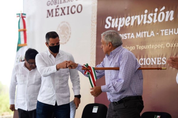 Juntos, Gobierno de Oaxaca y Federación, construyen la modernidad de la mano con las comunidades