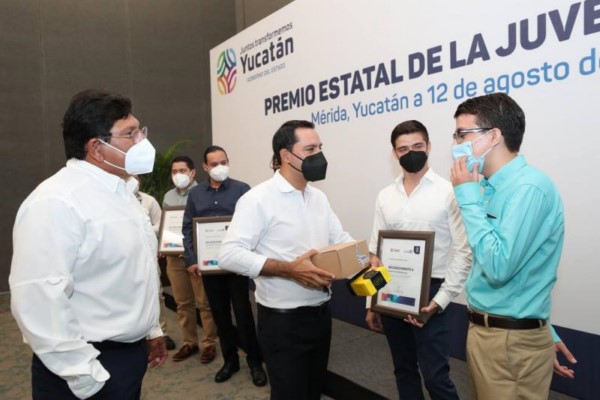El Gobernador Mauricio Vila Dosal reconoce la dedicación y trabajo de los jóvenes yucatecos