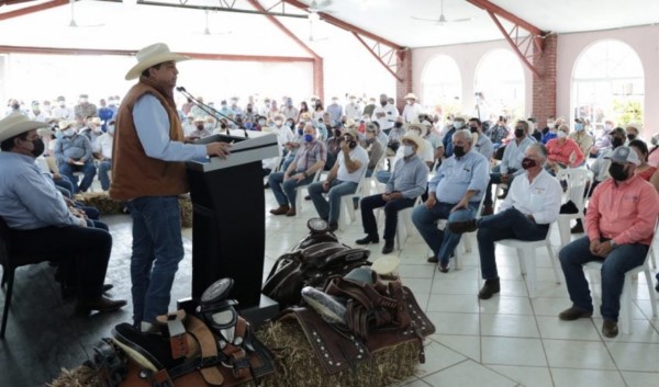 entregó apoyos a ganaderos de la región, del programa Mejoramiento Genético 2021, actualmente el Gobierno de Tamaulipas, ha otorgado más de 6 mil 800 sementales subsidiados