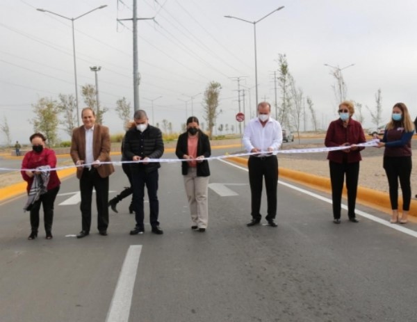 e la ampliación a cuatro carriles de los bulevares Las Tinajas y Camino Subestación “Álvaro Villarreal González”, con inversión total de 35 millones de pesos.