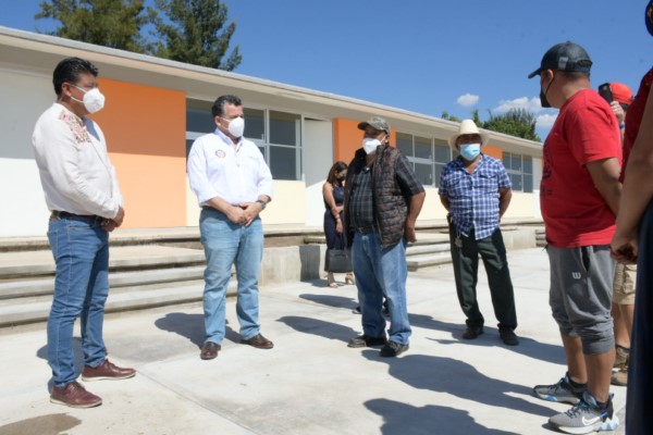      El encargado del Despacho, Ernesto López Montero entregó a las autoridades municipales las instalaciones desocupadas