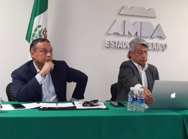 Se reúnen 90 distribuidores de 247 agencias automotrices del Estado de México con el titular del Instituto para resolver dudas.